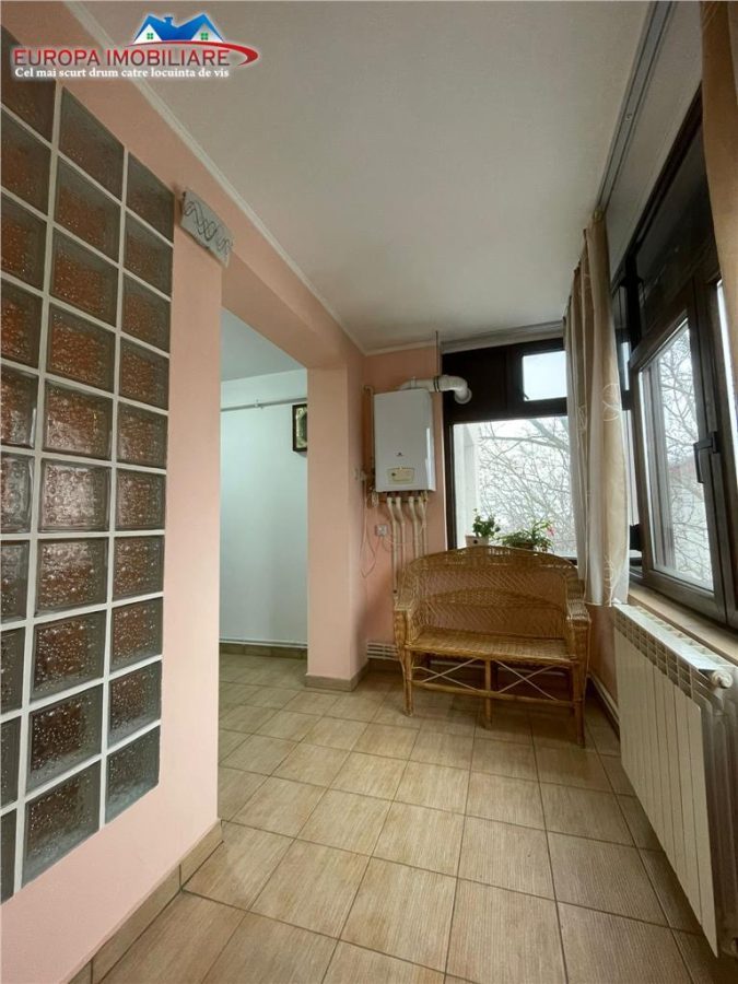 Apartament 3 camere de vanzare zona ultracentrala Tulcea - foto 5