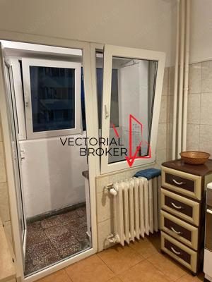 Apartament decomandat, et.4/10langa Metrou OBOR - foto 3
