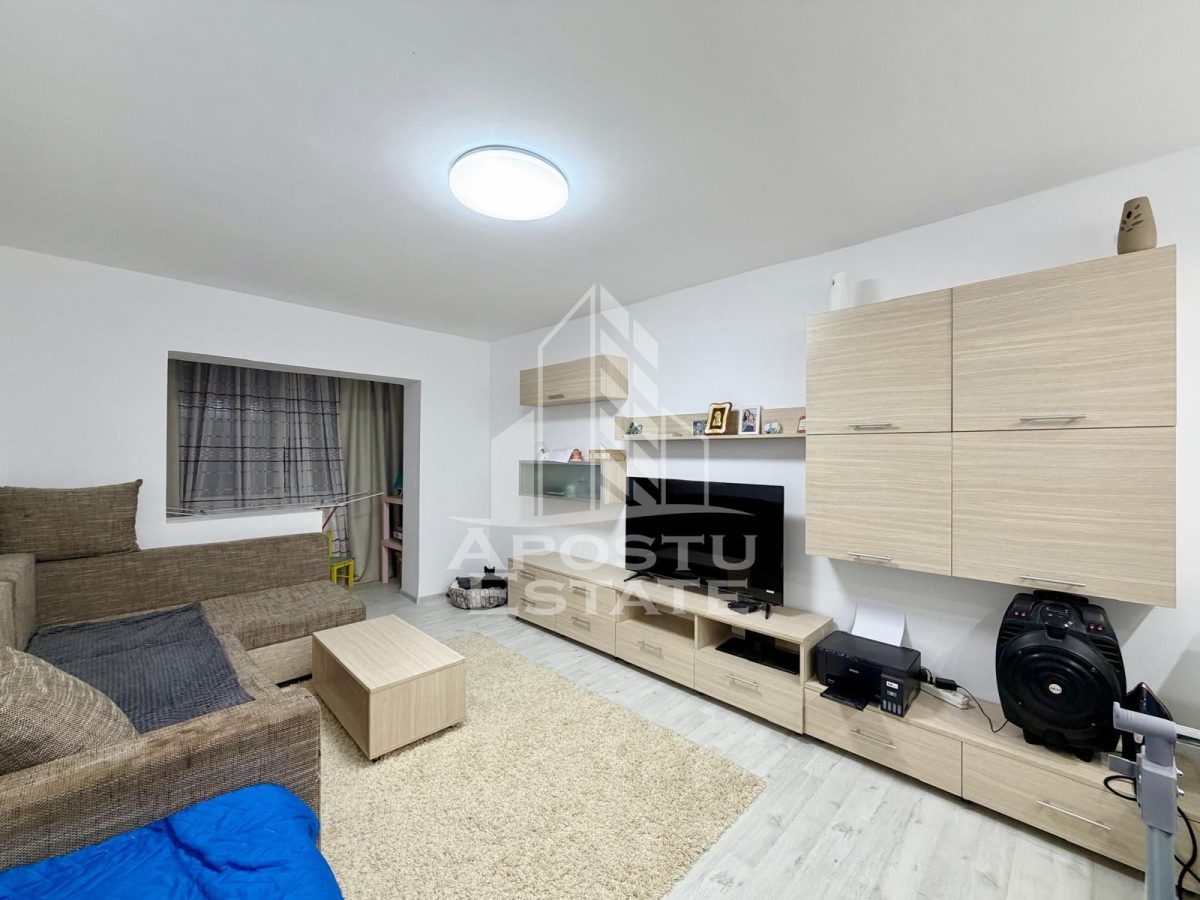 Apartament 4 camere de vanzare, boxa, Zona Lipovei, Timisoara - 