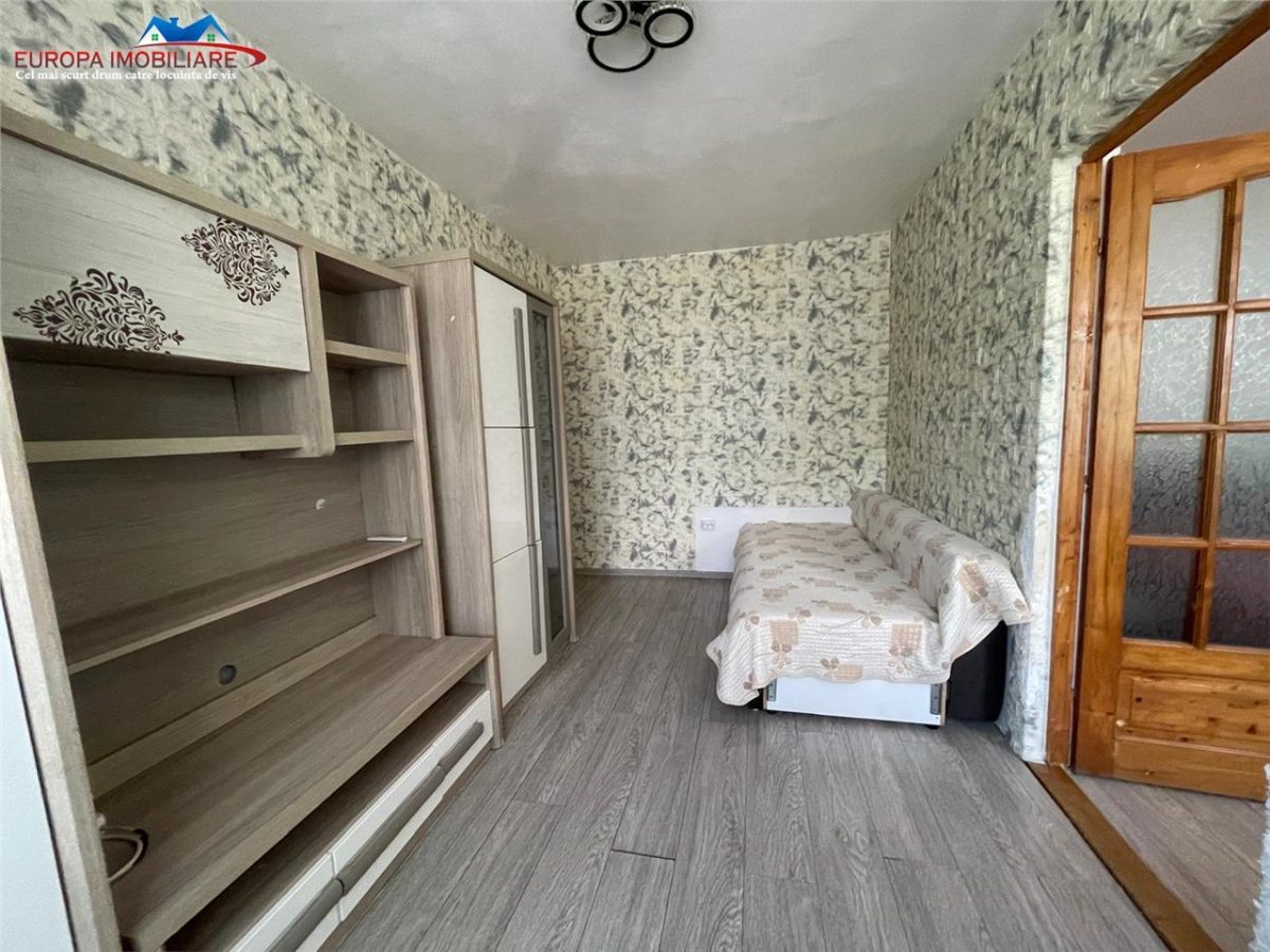 Apartament cu 2 camere de vanzare zona 23 August Tulcea - foto 2