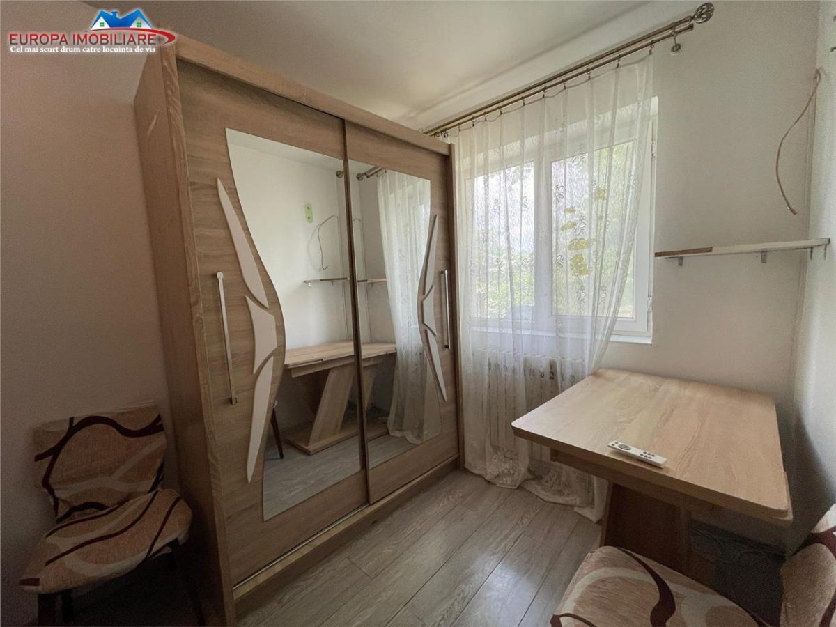 Apartament cu 2 camere de vanzare zona 23 August Tulcea - foto 3