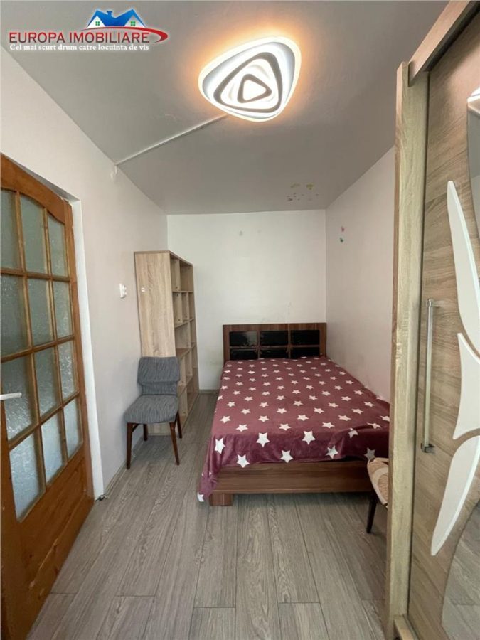 Apartament cu 2 camere de vanzare zona 23 August Tulcea - foto 4