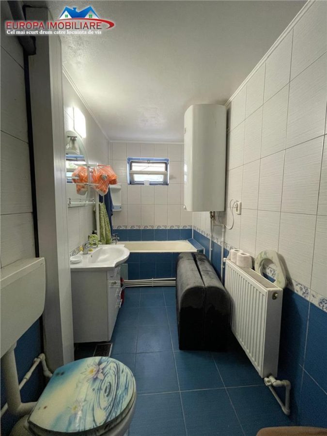 Apartament cu 2 camere de vanzare zona 23 August Tulcea - foto 6