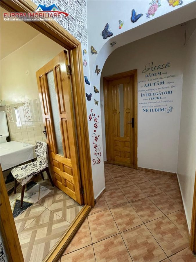 Apartament cu 2 camere de vanzare zona 23 August Tulcea - foto 7