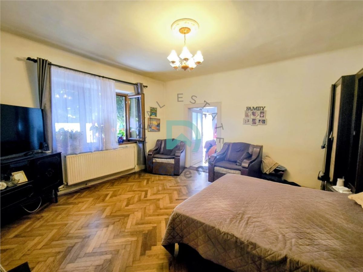 Apartament in casa   Piata Unirii Brasov - foto 2