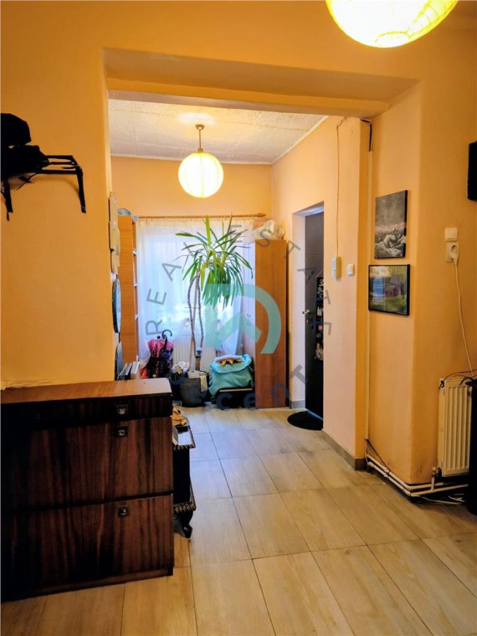 Apartament in casa   Piata Unirii Brasov - foto 6