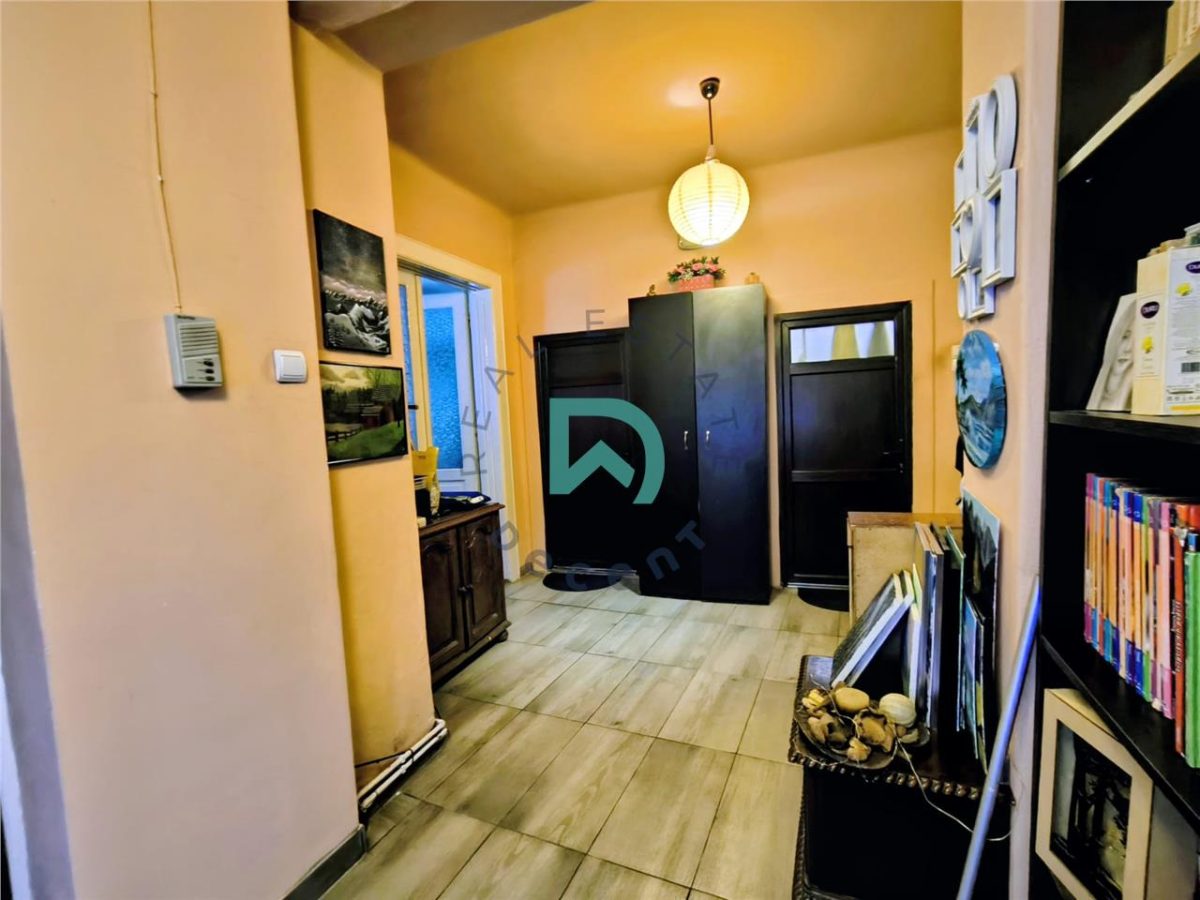 Apartament in casa   Piata Unirii Brasov - foto 7