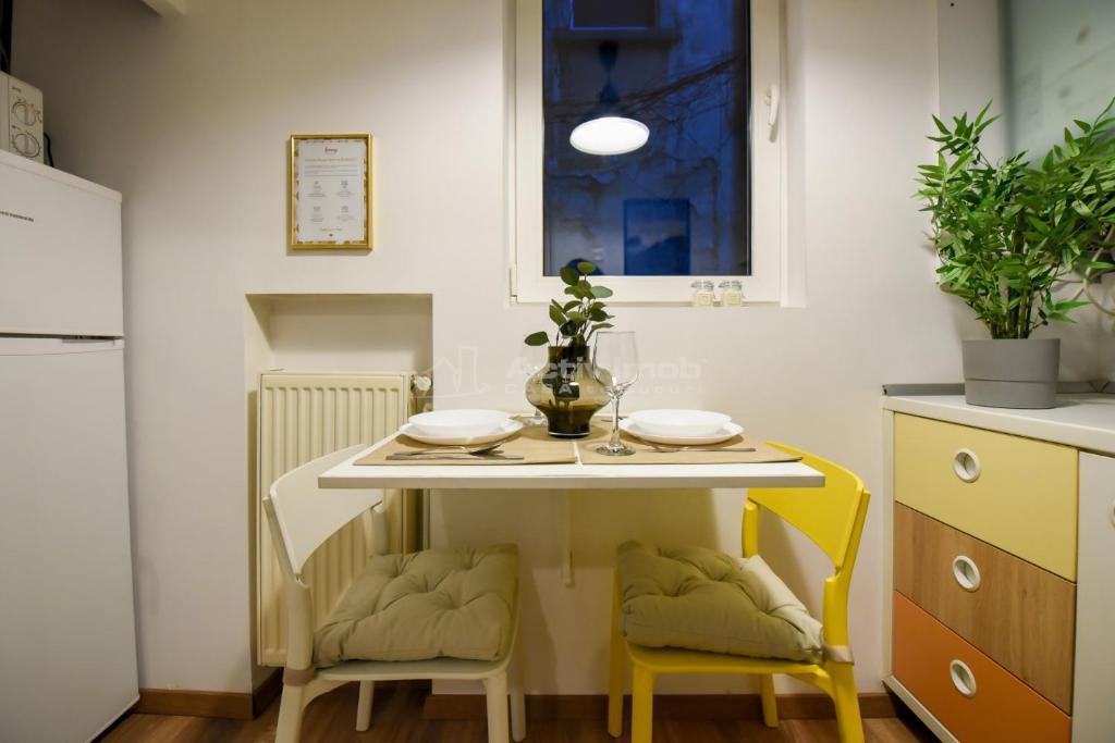 Ultracentral! Garsoniera Deosebita cu Centrala Proprie, Foarte Spatioasa - foto 13