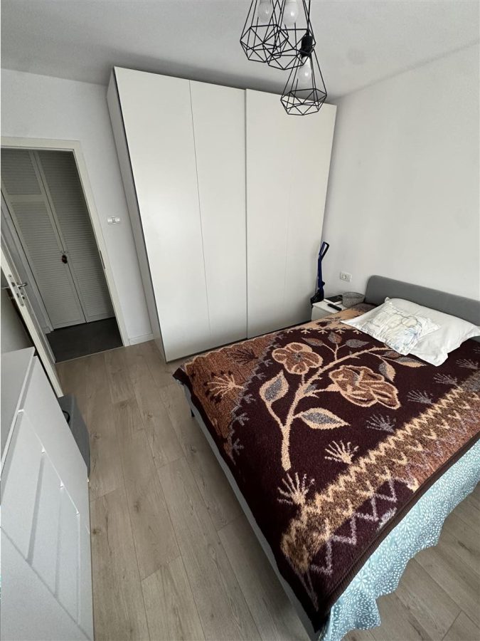 Etaj 1 bloc izolat Aradului tot nou - foto 5