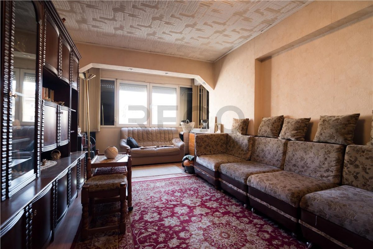 RECO, Apartament decomentat cu lift, 3 camere, Zona Rogerius, Oradea - foto 2