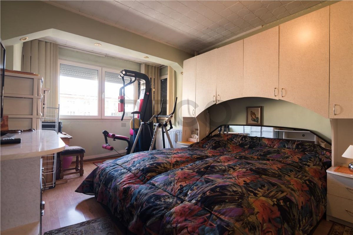 RECO, Apartament decomentat cu lift, 3 camere, Zona Rogerius, Oradea - foto 12