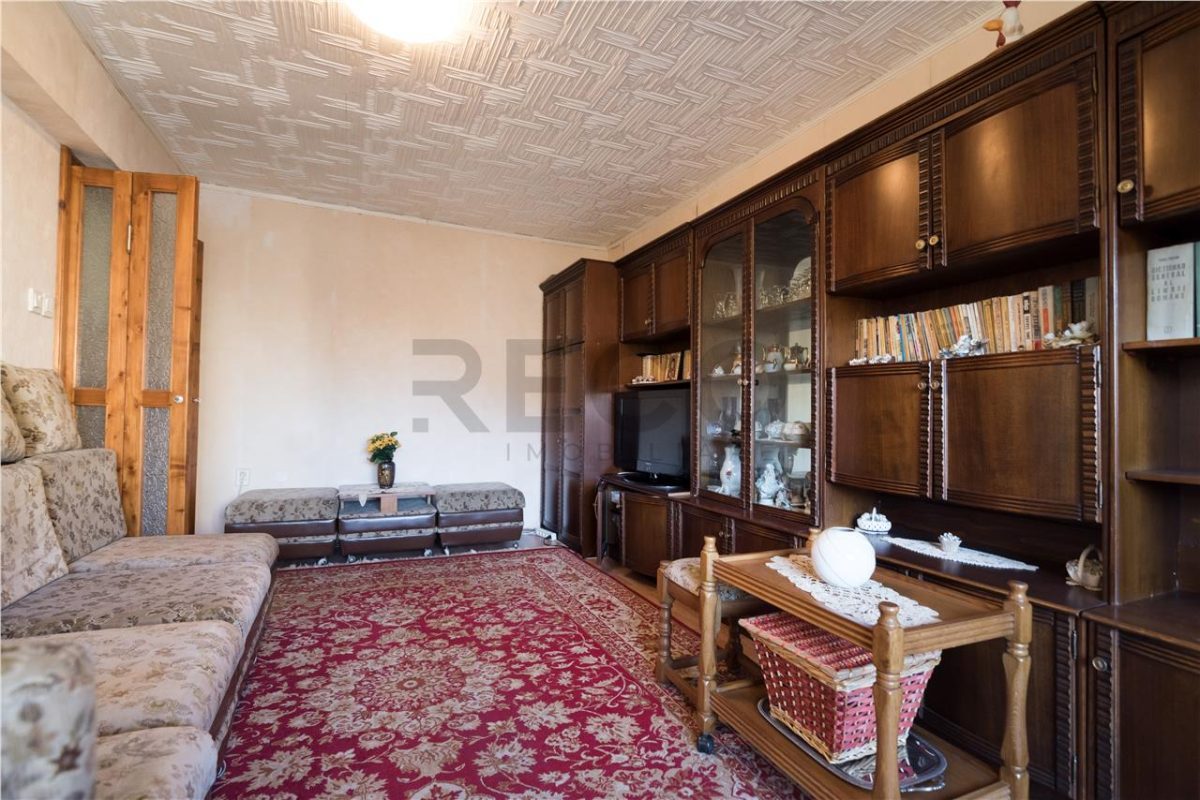 RECO, Apartament decomentat cu lift, 3 camere, Zona Rogerius, Oradea - foto 3