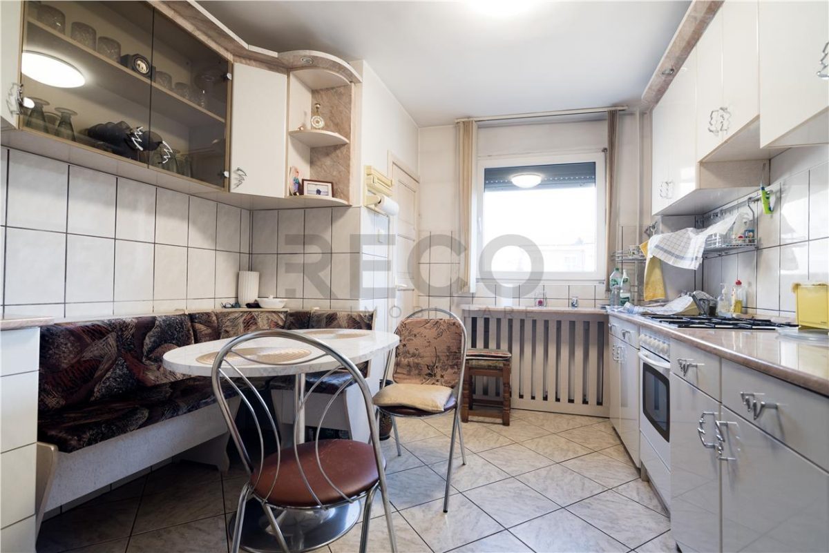 RECO, Apartament decomentat cu lift, 3 camere, Zona Rogerius, Oradea - foto 22