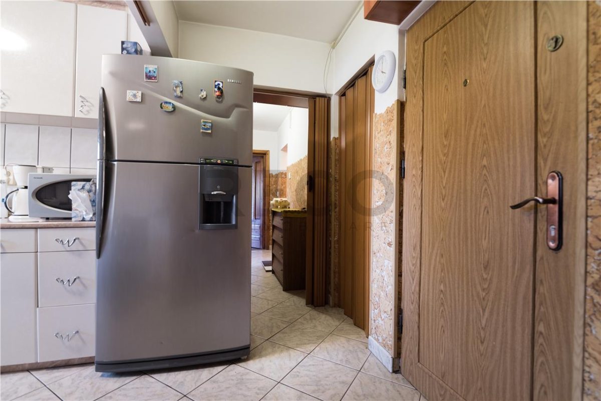 RECO, Apartament decomentat cu lift, 3 camere, Zona Rogerius, Oradea - foto 6