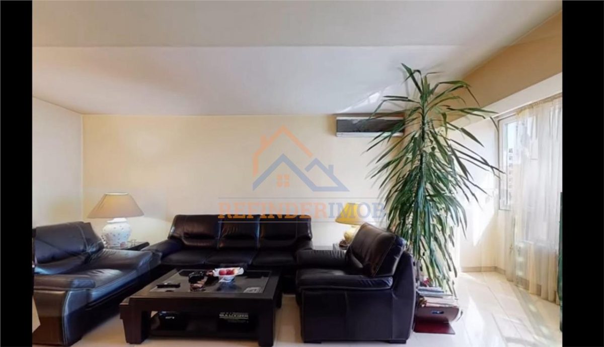 Vanzare apartament 3 camere, zona Alexandru Obregia-Piata Sudului - 