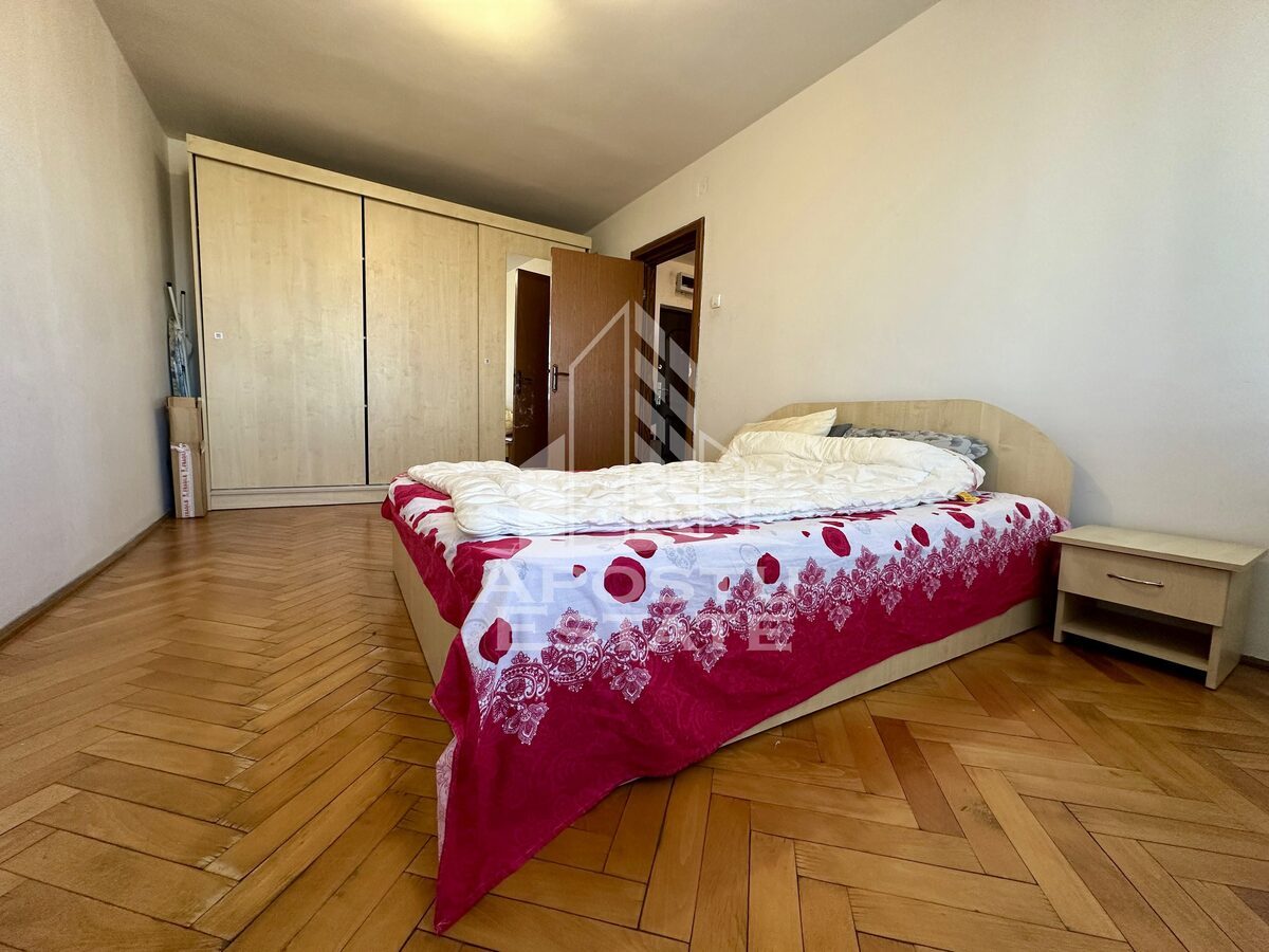Apartament cu 3 camere de vanzare, lift, zona Sagului, Timisoara - 