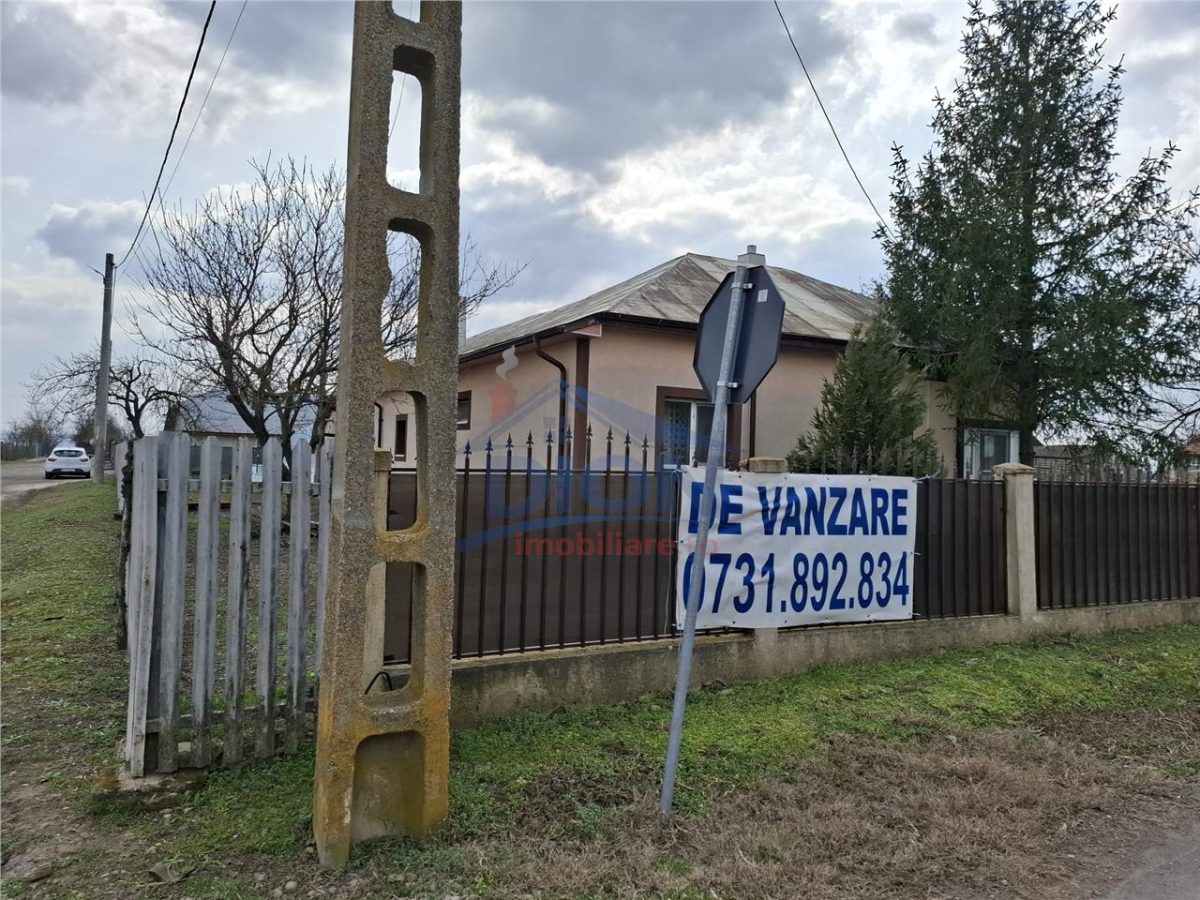Casa locuibila si teren intravilan in Ulmeni - judetul Calarasi - 