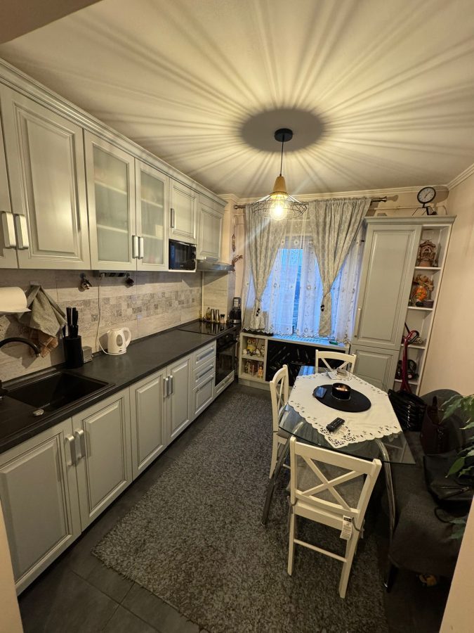 Ap.3 camere - 72mp - mobilat, et. intermediar, Zona Mircea la Bulevard - 