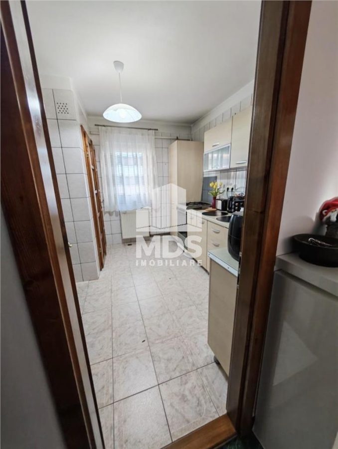 Decomandat cu 2 băi linga BRD - foto 2