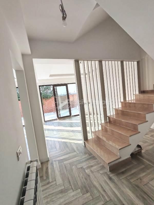 Vanzare Casa individuala - Vila - Prelungirea Ghencea - Margelelor - 215000E - Comision  0  - acte si utilitati la zi !! - 