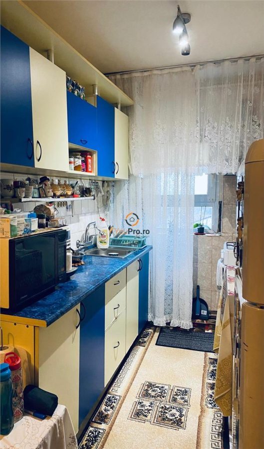 Apartament Decomandat cu centrala zona Buziasului - 