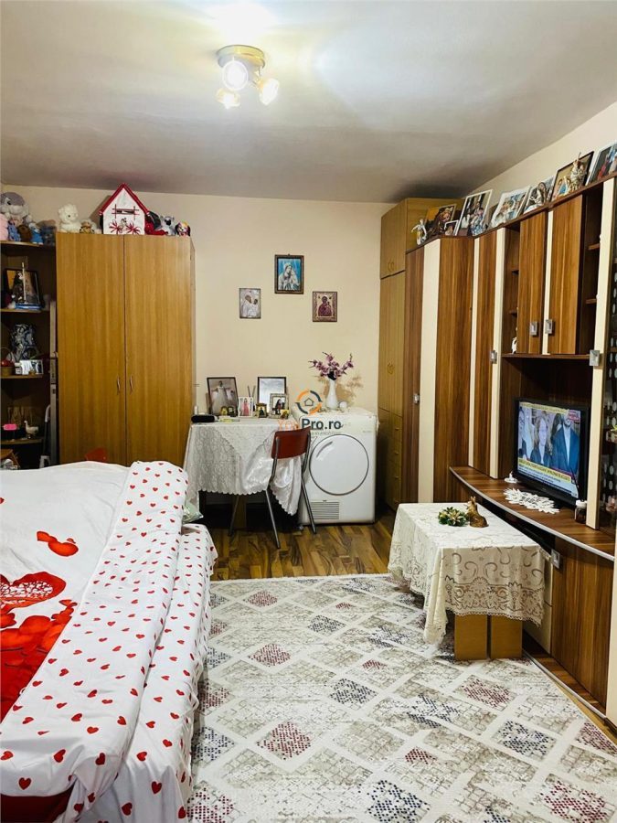 Apartament Decomandat cu centrala zona Buziasului - foto 9