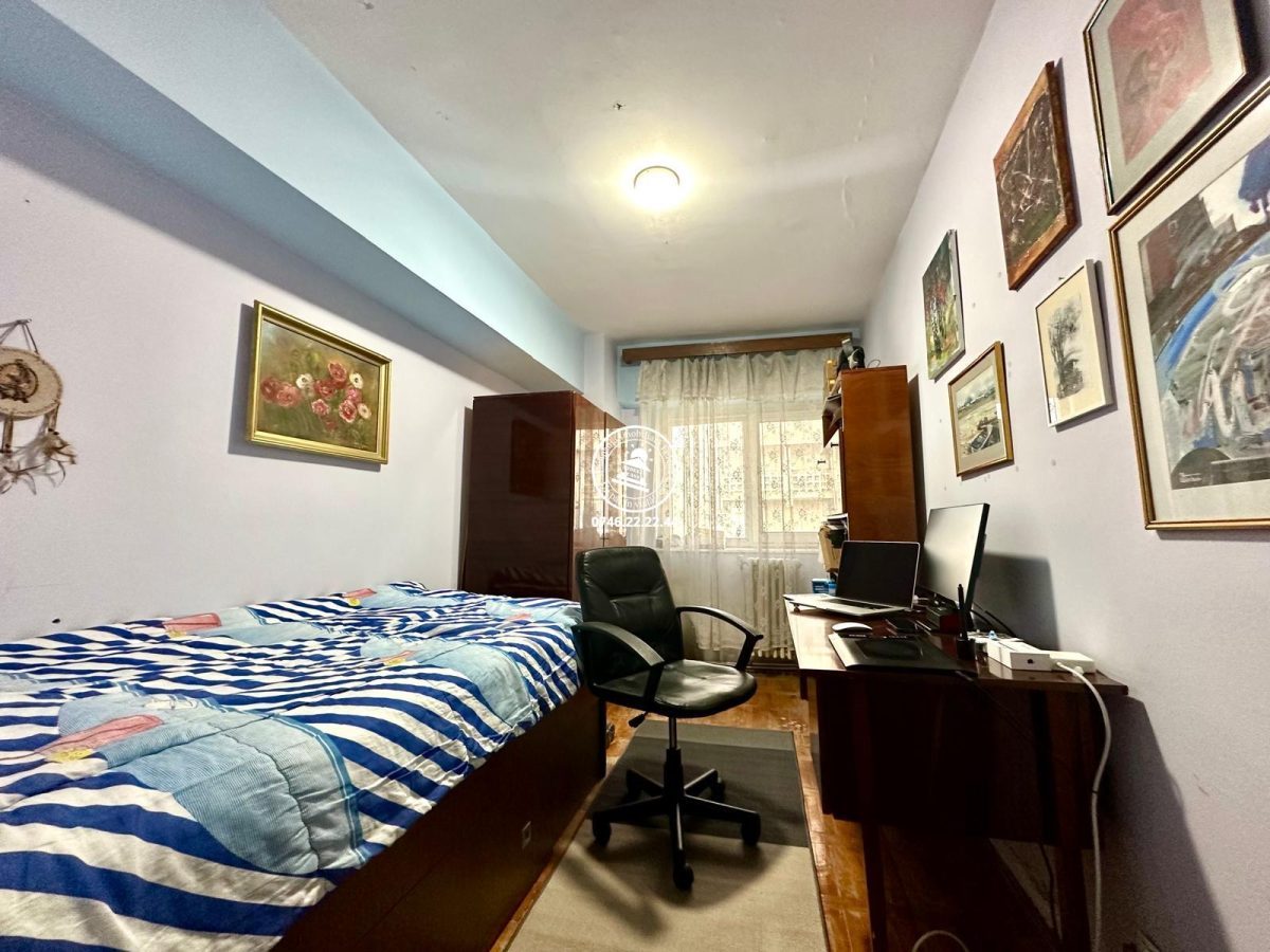 Apartament 4 camere  de vanzare  Centru, - foto 3