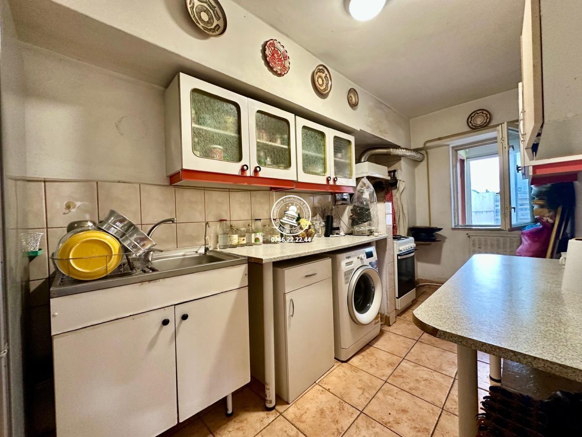 Apartament 4 camere  de vanzare  Centru, - foto 4