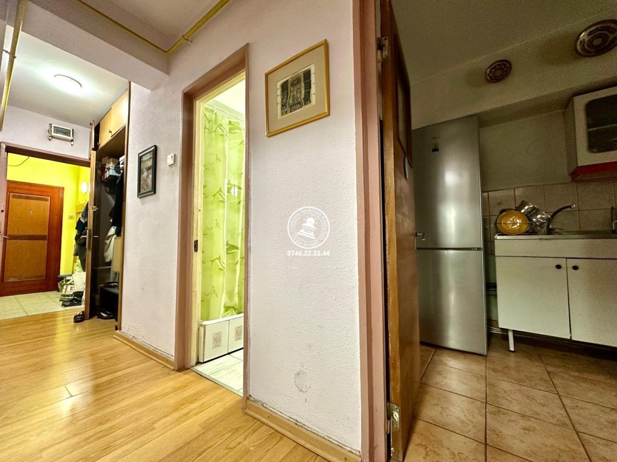 Apartament 4 camere  de vanzare  Centru, - foto 5