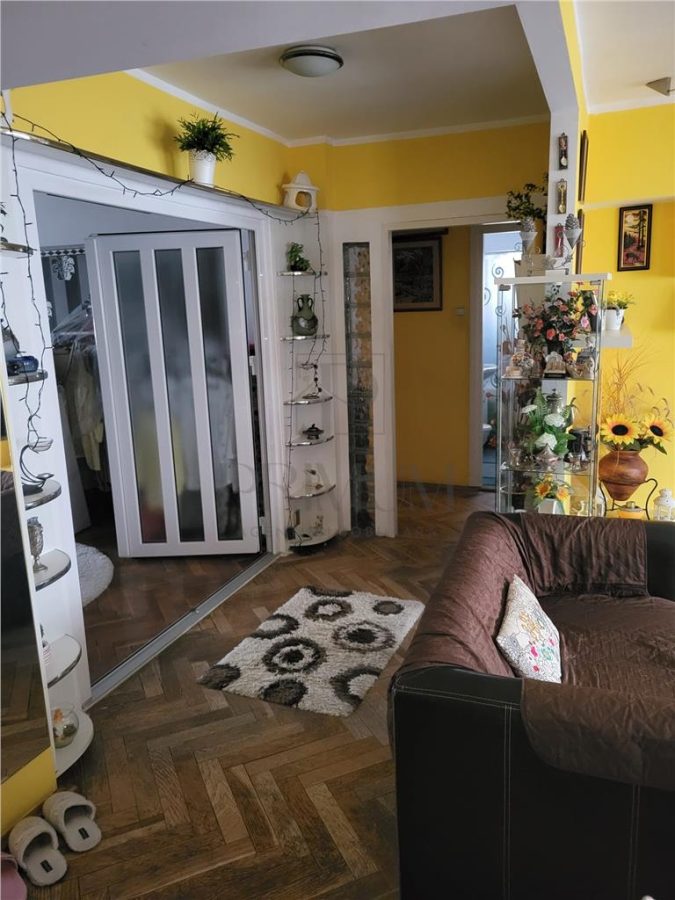 BARNUTIU | 4 CAM | DECOMANDAT | ET.3 | LIFT | 2 BAI | 2 BALCOANE | SPATIOS - foto 3