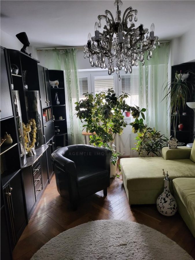 BARNUTIU | 4 CAM | DECOMANDAT | ET.3 | LIFT | 2 BAI | 2 BALCOANE | SPATIOS - foto 4