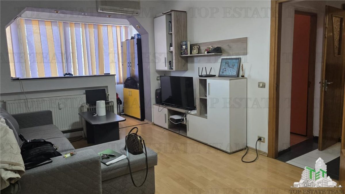 Apartament luminos de vanzare cu 2 camere in zona Crangasi - 