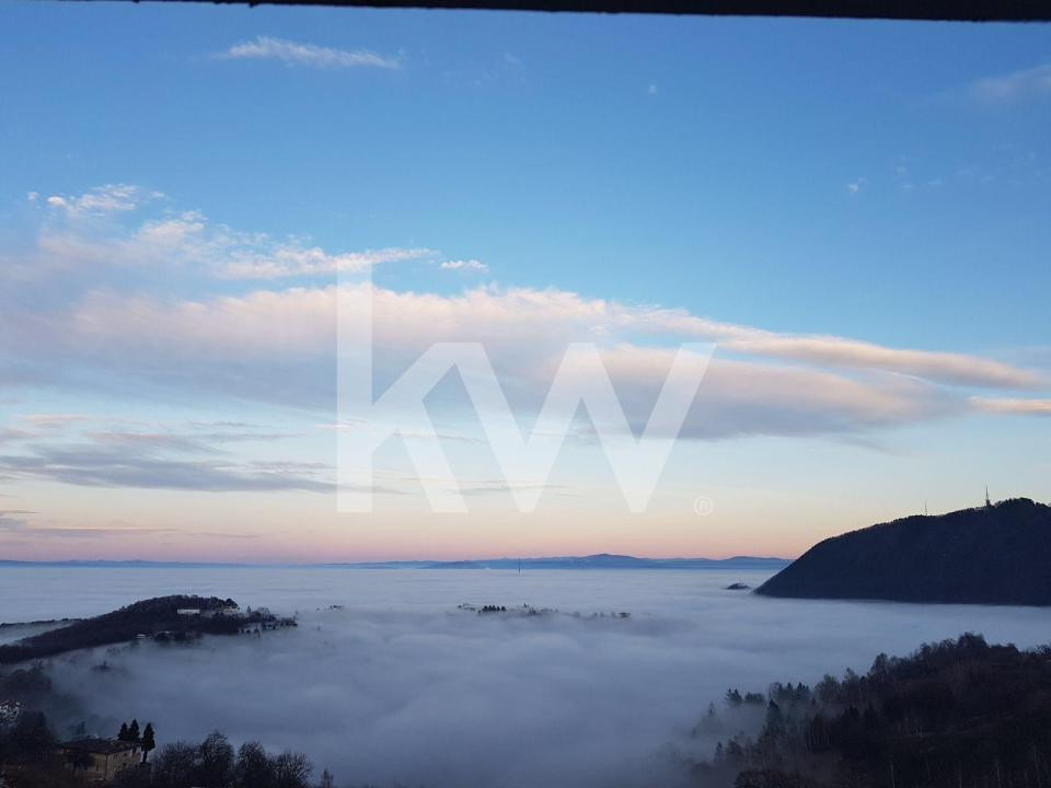 Apartament superb cu 4 camere deasupra orasului - Brasov