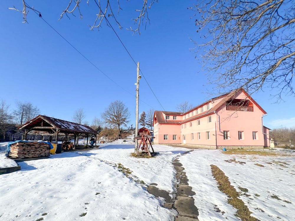 Oferim spre vanzare cladire + teren in Arpasu de Sus, Sibiu - 