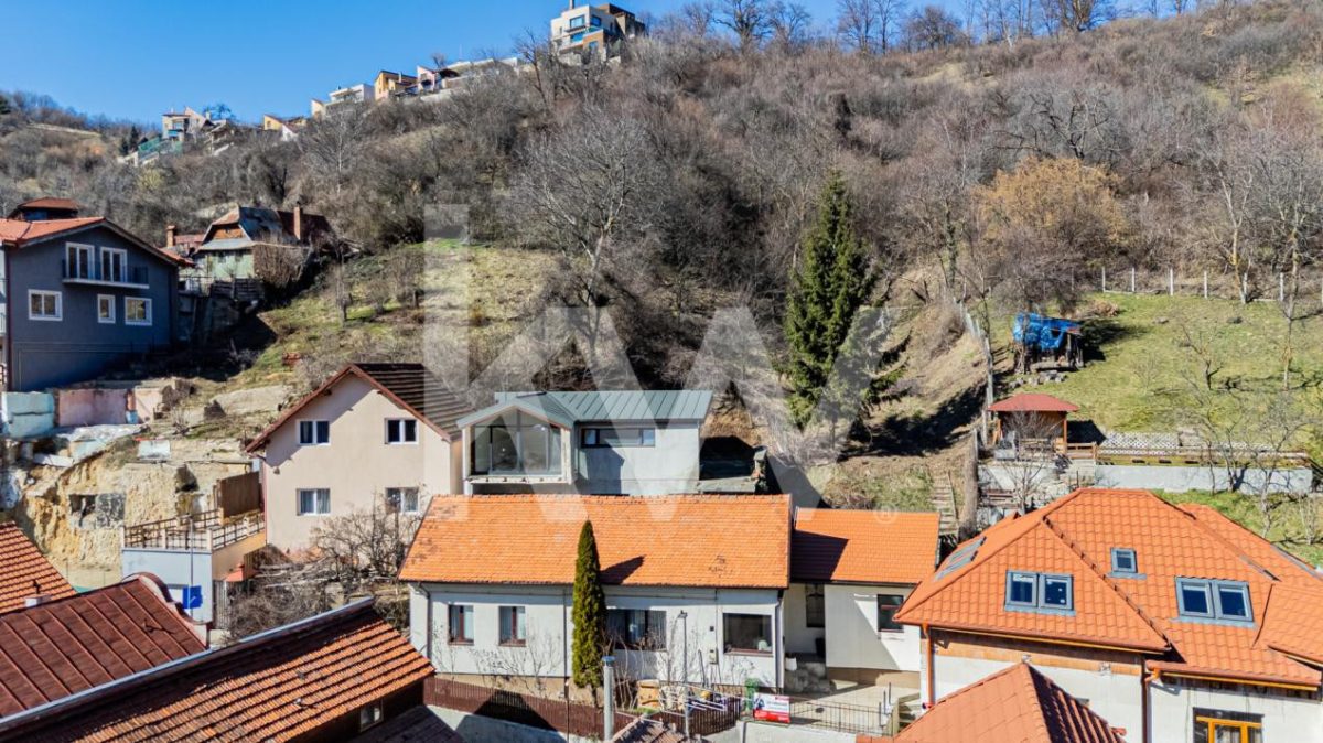 Vânzare casă, teren 1128 mp, singur în curte - Cartier Schei - Brasov