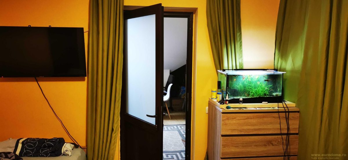 15 Noiembrie, apartament la mansardă - Brasov