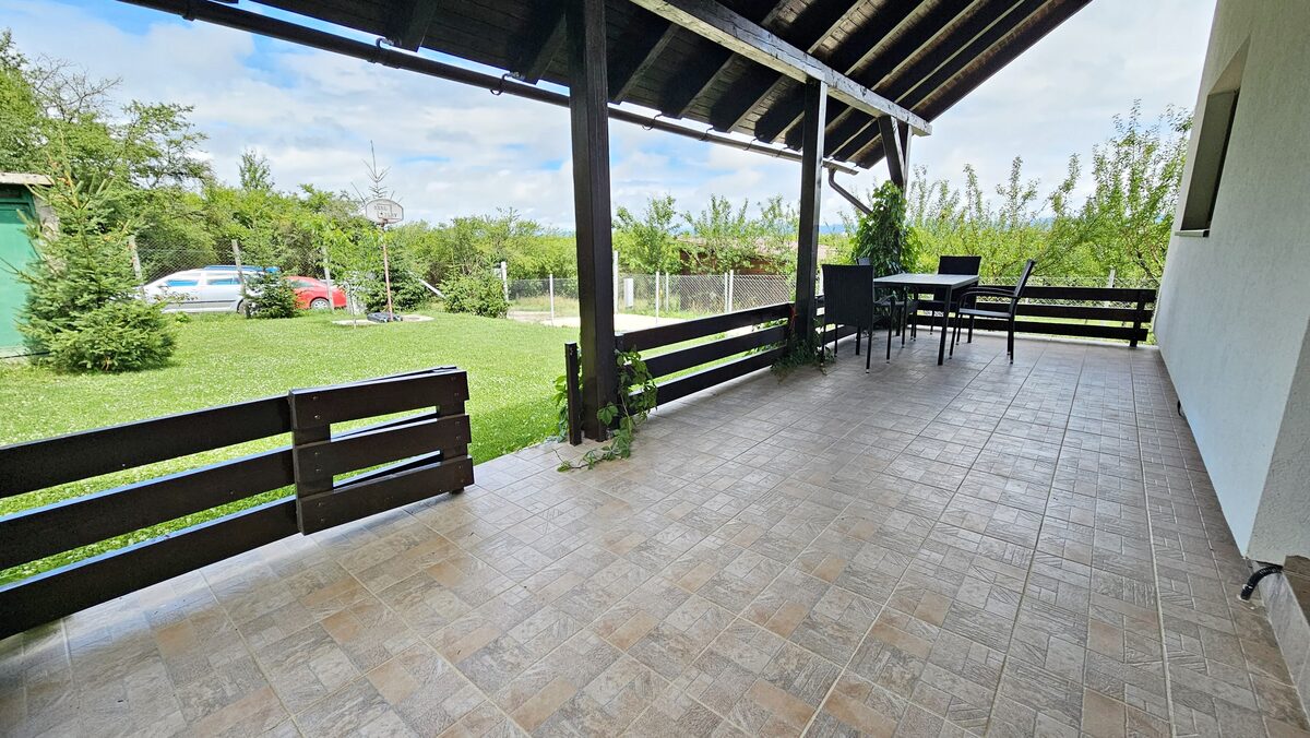 Vila noua-Sanpetru Dealul Lempes, zona verde si linistita - Sanpetru