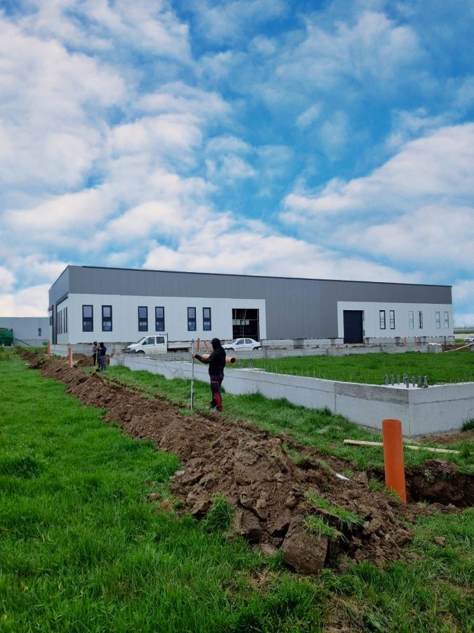 Hala industriala, 1300 mp construiti, 3000 mp teren, toate utilitatile - foto 4