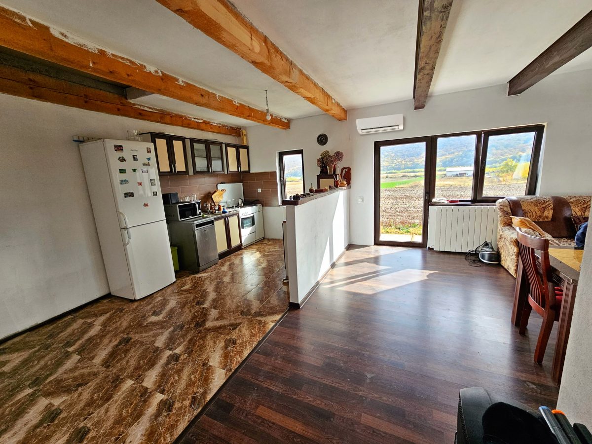 Casa semifinisata in zona pitoreasca, langa padure, 450 mp teren, Sard - foto 3