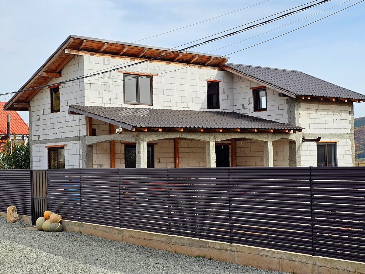 Casa semifinisata in zona pitoreasca, langa padure, 450 mp teren, Sard - Sard