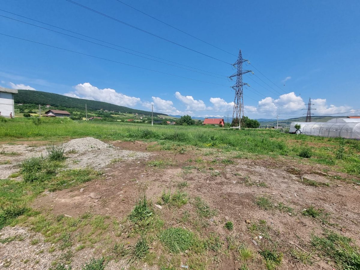 Teren intravilan de vanzare, 423 mp,  deschidere 22ml - Micesti