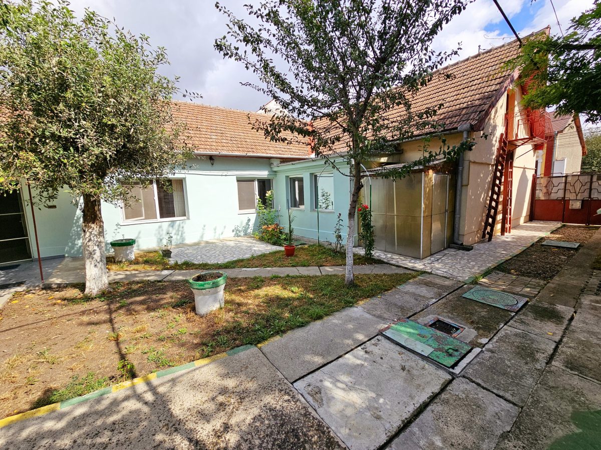 Casa 5 camere, 369 mp teren, zona Centru, pretabila pentru birouri - Alba Iulia