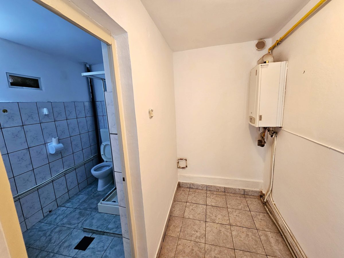 Casa 5 camere, 369 mp teren, zona Centru, pretabila pentru birouri - foto 5