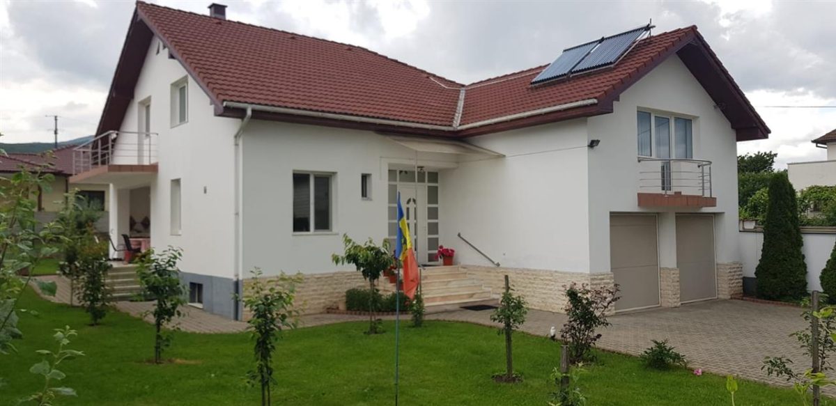 Casa  5 camere  2 garaje  780 mp teren Zona Schit - Alba Iulia