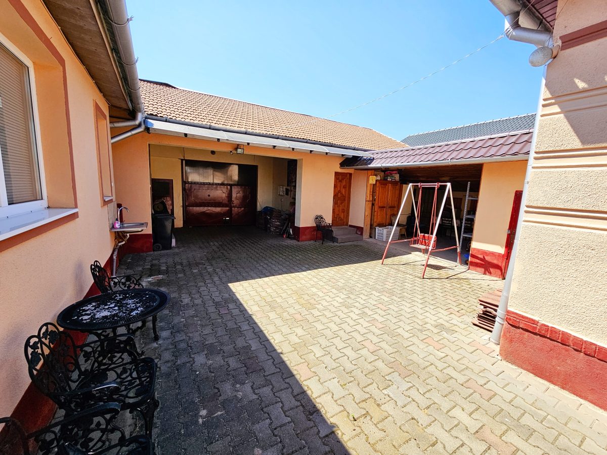 Casa cu 2 corpuri de cladire, 744 mp teren, toate utilitatile, Micesti - foto 3