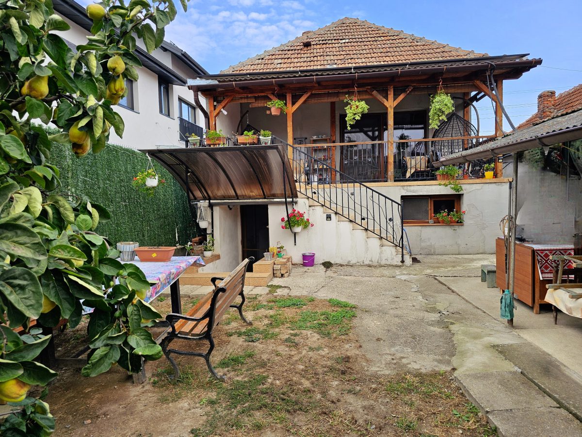 Casa 3 camere, 554 mp teren, pretabila pentru birouri, zona Lipoveni - Alba Iulia
