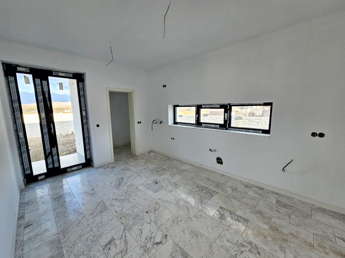 Casa individuala de vanzare, 4 camere, 2 bai, 448mp teren - foto 5