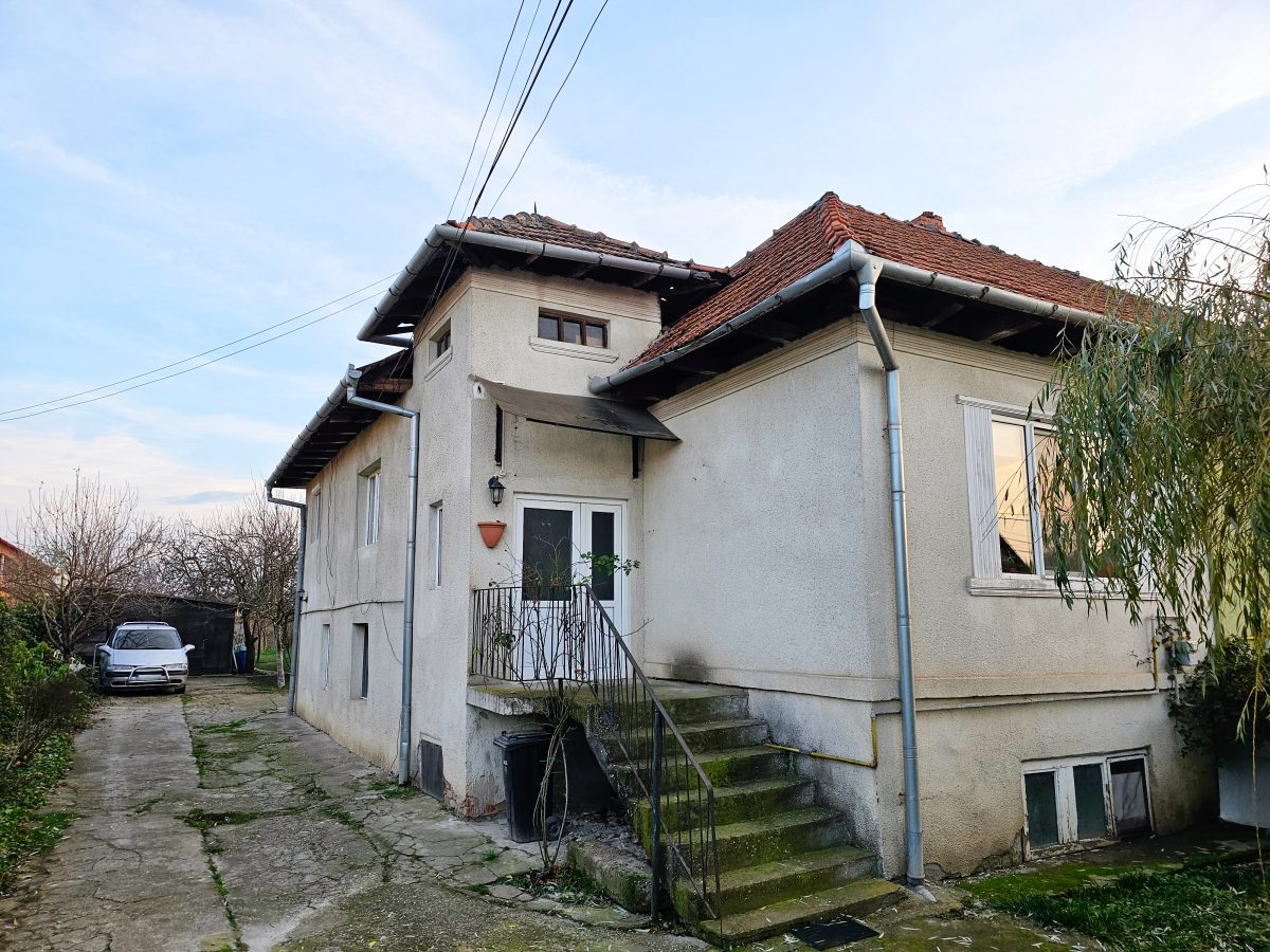 1/2 Duplex, 4 camere, 720 mp teren, zona Cetatea Alba-Carolina - Alba Iulia