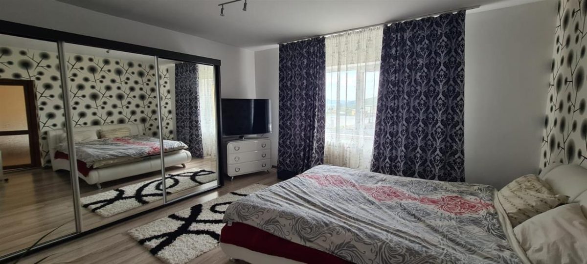 Casa 150 mp Teren 1715 mp Ampoita - foto 5