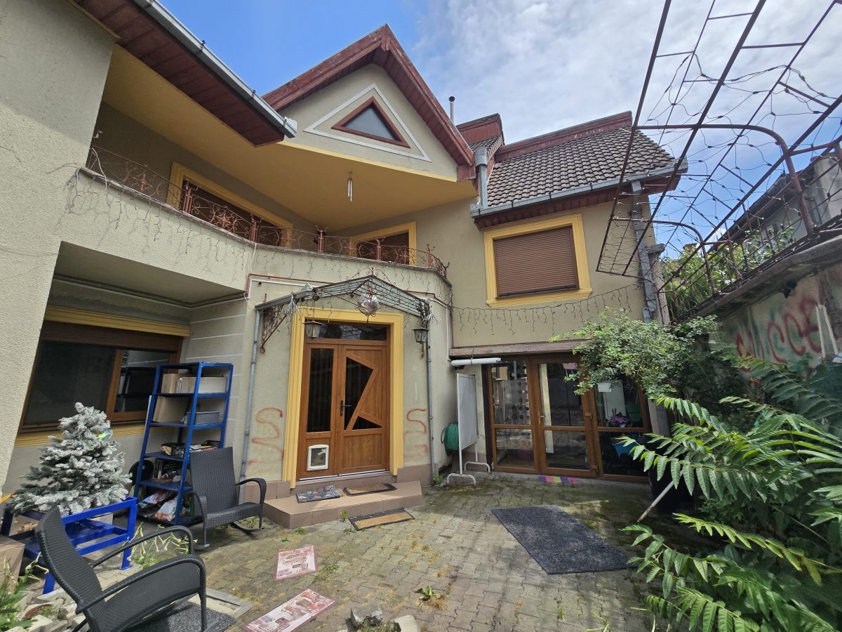 Vila cu 6 Camere,  Zona Centrala - Alba Iulia